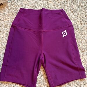 Peloton Women's Magenta Bike Shorts 7” with pockets